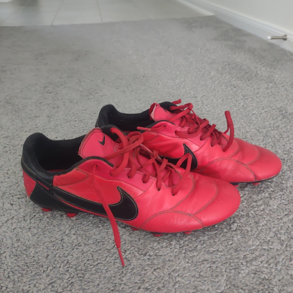 Nike Premier FG Soccer Cleats Red and Black Mens Size 12 US